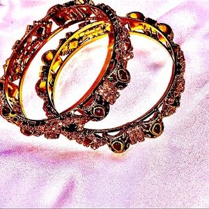 Gold-Tone Decorative Women's Bracelet Set - Elegant Floral Design
